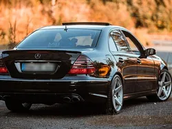 Schwarz Gebraucht 2002 Mercedes E55 AMG AMG Limousine | 12.500 €