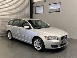 Silber Gebraucht 2009 Volvo V50 Momentum Kombi | 9.150 €