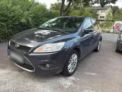 Grau Gebraucht 2009 Ford Focus Limousine | 3.300 € (Fairer Preis)