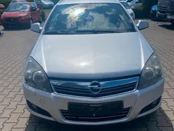 Silber Gebraucht 2010 Opel Astra Kombi | 1.000 € (Guter Preis)