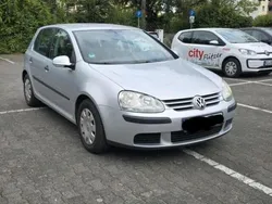 Silber Gebraucht 2005 VW Golf V Kleinwagen | 2.100 € (Fairer Preis)