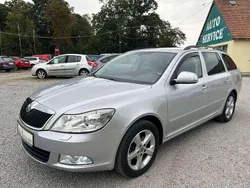 Grau Gebraucht 2012 Skoda Octavia Family Kombi | 9.750 € (Fairer Preis)