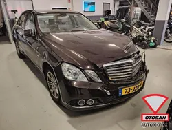 Braun Gebraucht 2009 Mercedes E200 Business Limousine | 2.990 €