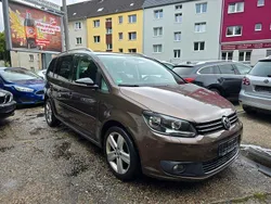 Braun Gebraucht 2011 VW Touran Style Van / Kleinbus | 6.800 € (Fairer Preis)