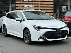Weiß Neu 2025 Toyota Corolla Limousine | 38.990 € (Etwas zu teuer)