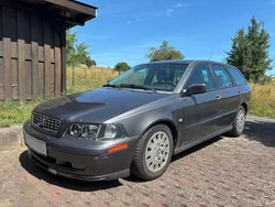 Grau Gebraucht 2004 Volvo V40 Standard Kombi | 599 € (Superpreis)