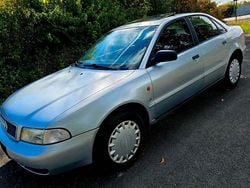 Silber Gebraucht 1996 Audi A4 Limousine | 900 € (Guter Preis)