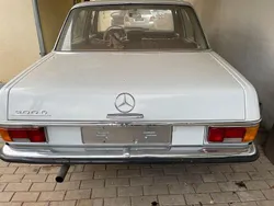 Weiß Gebraucht 1968 Mercedes 200 Limousine | 11.999 €
