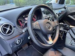 Gebraucht 2018 Mercedes B180 AMG line Van / Kleinbus | 16.500 € (Fairer Preis)