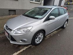 Silber Gebraucht 2014 Ford Focus Trend Limousine | 5.250 € (Guter Preis)