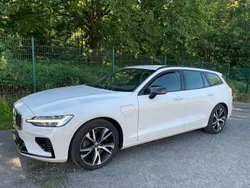 Weiß Gebraucht 2020 Volvo V60 R-Design Kombi | 24.500 € (Fairer Preis)