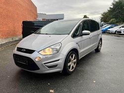 Grau Gebraucht 2011 Ford S-MAX Titanium Van / Kleinbus | 3.300 € (Guter Preis)
