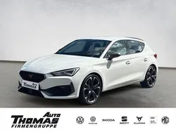 "candy" weiss Gebraucht 2024 Cupra Leon VZ Limousine | 34.880 € (Guter Preis)