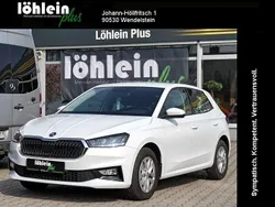 Weiß Gebraucht 2023 Skoda Fabia Selection Limousine | 16.999 € (Fairer Preis)
