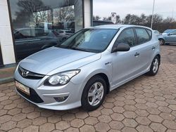Silber Gebraucht 2012 Hyundai i30 Limousine | 3.999 € (Fairer Preis)