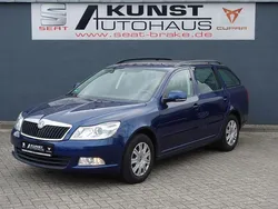 Blau Gebraucht 2011 Skoda Octavia Ambiente Kombi | 3.990 € (Guter Preis)