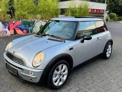 Grau Gebraucht 2002 Mini Cooper Kleinwagen | 2.000 €