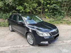 Schwarz Gebraucht 2011 Skoda Octavia LAURIN & KLEMENT Kombi | 6.250 € (Fairer Preis)