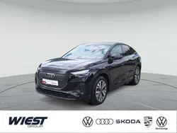 Mythosschwarz metallic Gebraucht 2022 Audi Q4 Sportback e-tron Ambiente SUV | 33.880 € (Guter Preis)