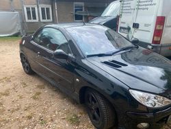 Schwarz Gebraucht 2006 Peugeot 206 CC Cabrio | 650 €