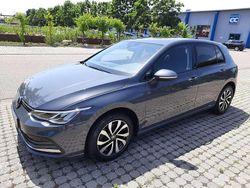 Grau Gebraucht 2021 VW Golf VIII Active Limousine | 15.985 € (Fairer Preis)