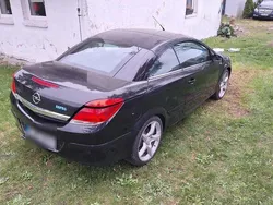 Schwarz Gebraucht 2008 Opel Astra Cabriolet Cabrio | 2.900 €