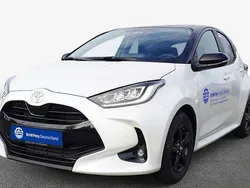 Weiß Gebraucht 2024 Toyota Yaris Hybrid Comfort Limousine | 22.990 € (Fairer Preis)