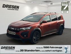 Gruen Gebraucht 2022 Dacia Jogger Expression Van / Kleinbus | 26.890 € (Etwas zu teuer)