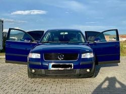 Blau Gebraucht 2004 VW Passat Basis Limousine | 850 € (Guter Preis)