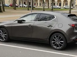 Braun Gebraucht 2019 Mazda 3 Limousine | 22.000 € (Fairer Preis)