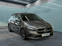 Grau Gebraucht 2025 Mercedes B220 Van / Kleinbus | 42.860 € (Teuer)