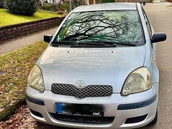 Grau Gebraucht 2005 Toyota Yaris Kleinwagen | 1.500 € (Guter Preis)