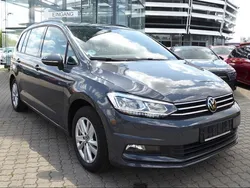 Grau Gebraucht 2023 VW Touran Comfortline Van / Kleinbus | 29.980 € (Fairer Preis)