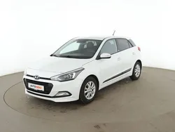 Weiß Gebraucht 2016 Hyundai i20 Passion Limousine | 10.230 € (Fairer Preis)