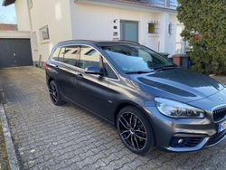 Grau Gebraucht 2016 BMW 220 Gran Tourer Sport Line Van / Kleinbus | 11.499 € (Fairer Preis)
