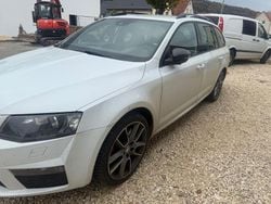 Weiß Gebraucht 2015 Skoda Octavia RS Kombi | 8.888 € (Guter Preis)