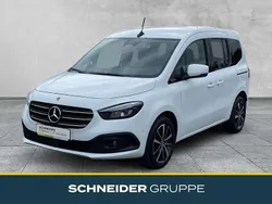 Weiß Gebraucht 2023 Mercedes 180 Edition Limousine | 27.890 € (Guter Preis)