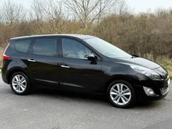 Schwarz Gebraucht 2010 Renault Scénic III Luxe Van / Kleinbus | 3.990 € (Fairer Preis)