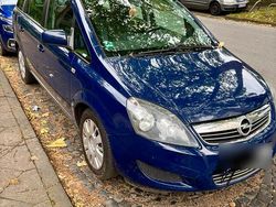 Braun Gebraucht 2013 Opel Zafira Van / Kleinbus | 2.600 € (Superpreis)
