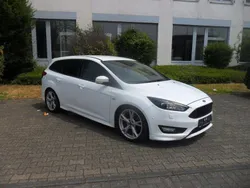 Weiß Gebraucht 2017 Ford Focus ST-Line Kombi | 5.990 € (Superpreis)