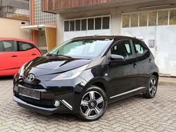 Schwarz Gebraucht 2015 Toyota Aygo X-clusiv Kleinwagen | 6.990 € (Fairer Preis)