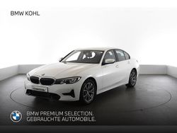 Weiss Gebraucht 2022 BMW 320 Sport Line Limousine | 30.220 € (Guter Preis)