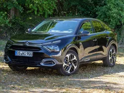 Schwarz Gebraucht 2024 Citroën C4 PureTech Limousine | 22.900 € (Etwas zu teuer)