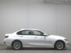 Weiss Gebraucht 2019 BMW 318 Sport Line Limousine | 20.980 € (Guter Preis)