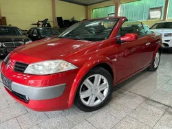 Rot Gebraucht 2005 Renault Mégane Cabriolet Dynamique Cabrio | 2.250 € (Fairer Preis)