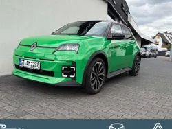 Grün Gebraucht 2024 Renault R5 Komfort Kleinwagen | 32.290 € (Fairer Preis)