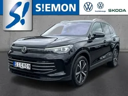 Schwarz Gebraucht 2024 VW Tiguan Elegance SUV | 45.930 €