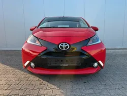 Rot Gebraucht 2016 Toyota Aygo Edition-S Kleinwagen | 9.890 € (Guter Preis)