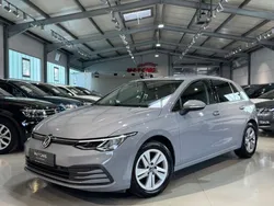Grau Gebraucht 2020 VW Golf VIII Life Limousine | 21.280 € (Fairer Preis)