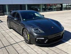 Grau Gebraucht 2018 Porsche Panamera 4 Sport Turismo Limousine | 61.111 € (Etwas zu teuer)